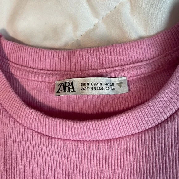 ZARA, SMALL, PINK RUFFLE TOP - Picture 3 of 3